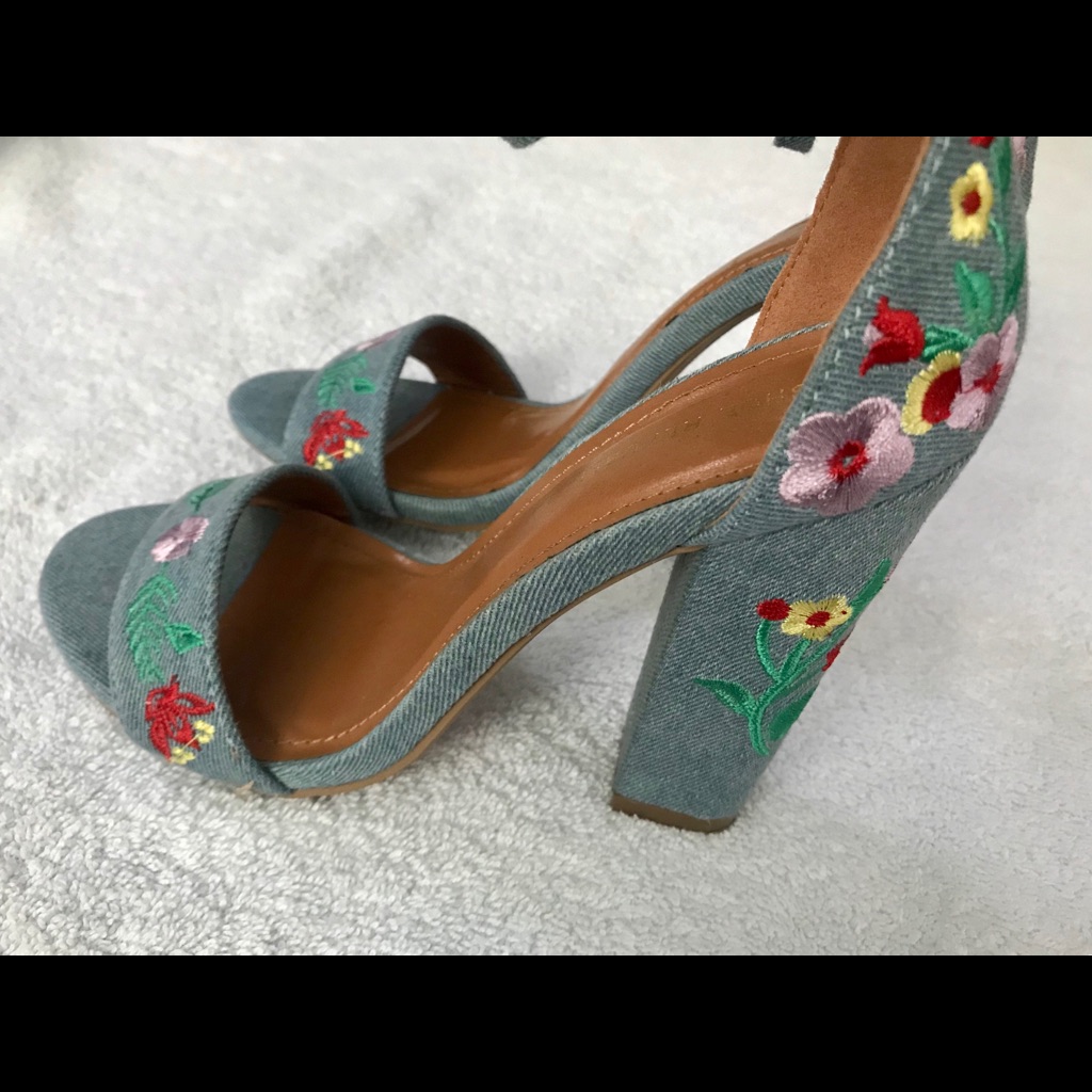 Brand New Dazzling Embroidered Heels By Shoe Republic La  Box 64